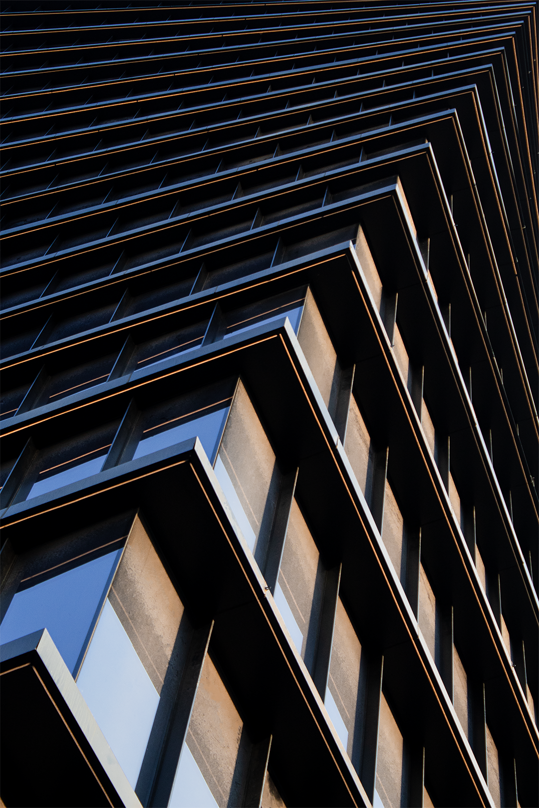 Inicia mi camino de Carlos Leo, fotografía de arquitectura durante el atardecer en México, disponible en Apolo Art Gallery