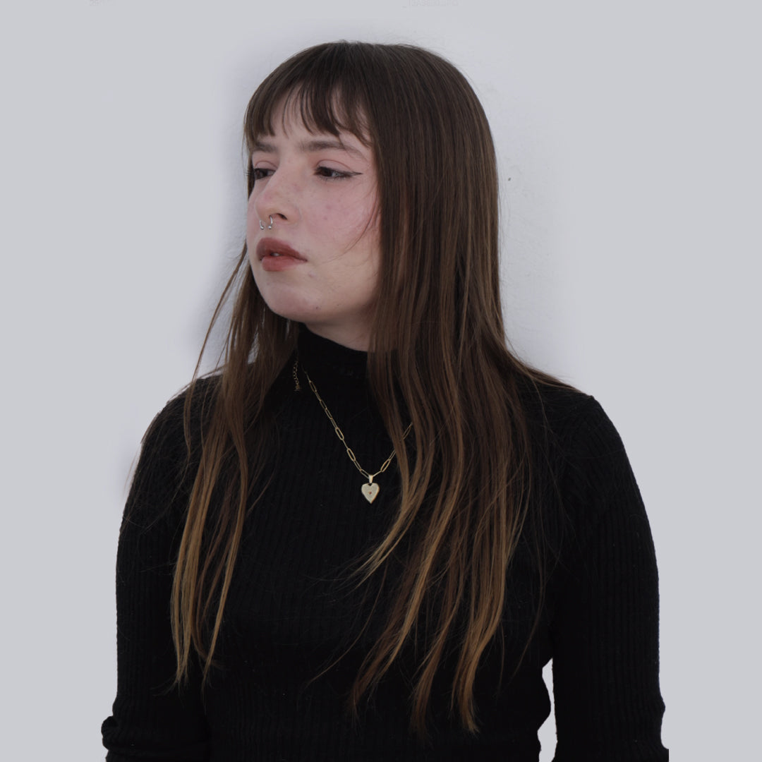 Retrato de Thania Loera, artista plástica en Guadalajara México